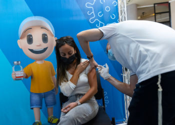 4 millones de israelíes han recibido la tercera dosis de la vacuna contra el COVID