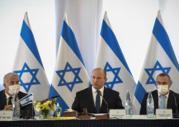 Primer ministro israelí entra en aislamiento después que su hija da positivo a COVID