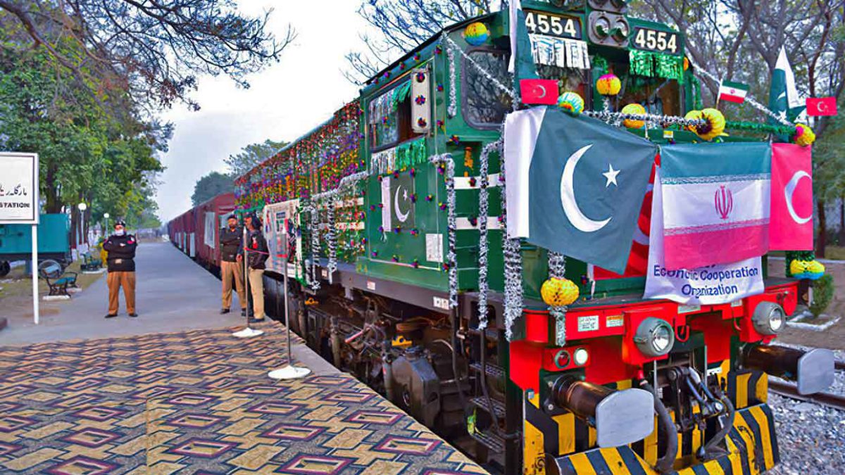 El ferrocarril Islamabad-Teherán-Estambul inicia sus operaciones de carga