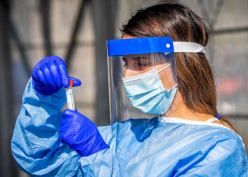 Solo hay 2 casos de Ómicron confirmados en Israel: Ministerio de Sanidad