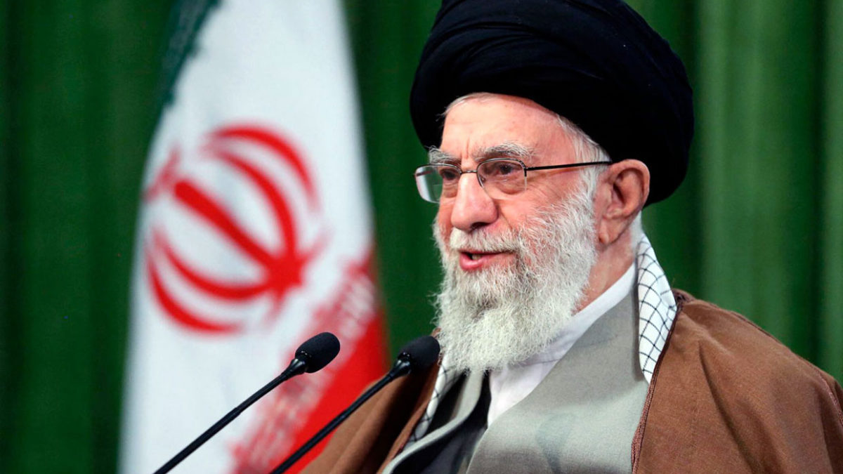 Jamenei de Irán amenaza a Trump en Twitter
