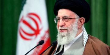 Jamenei de Irán amenaza a Trump en Twitter