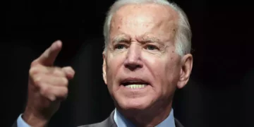 Biden toma como chivo expiatorio a los no vacunados