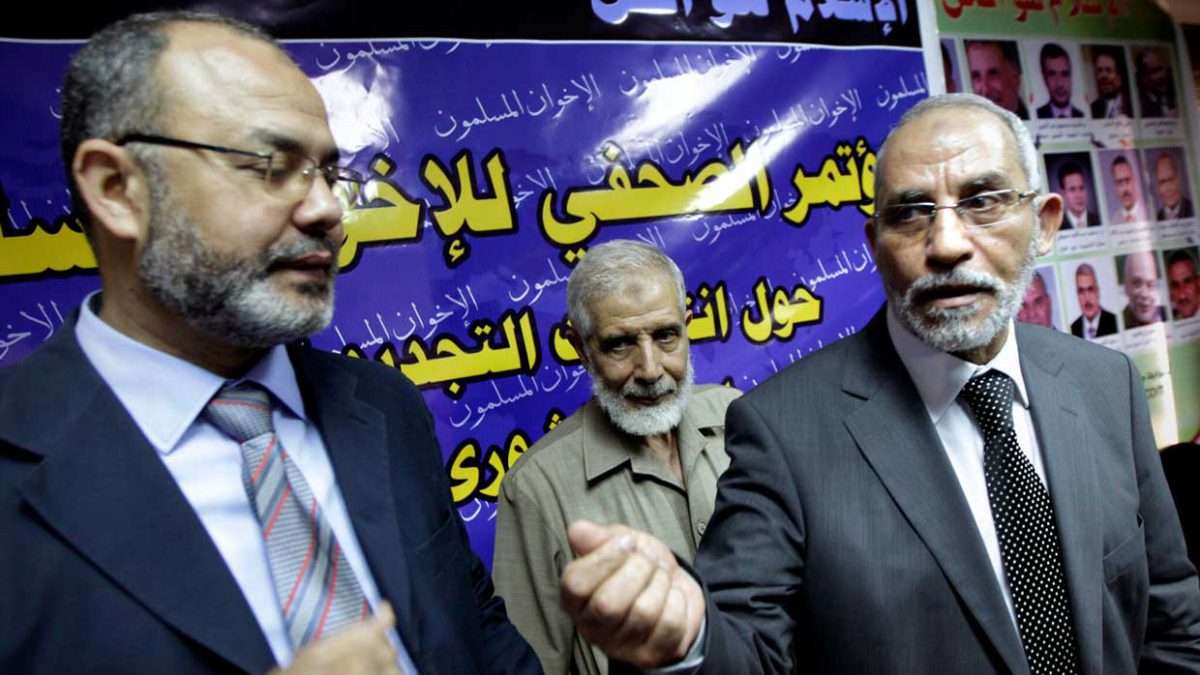 Egipto condena a cadena perpetua a un líder de los Hermanos Musulmanes por espiar para Hamás