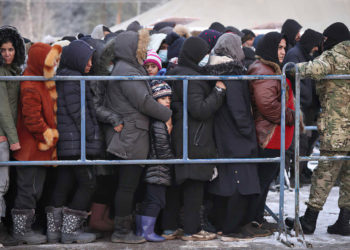 Cientos de inmigrantes abandonan Bielorrusia en un vuelo con destino a Irak