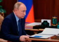 Putin acusa a Ucrania de preparar una operación militar en Donbas