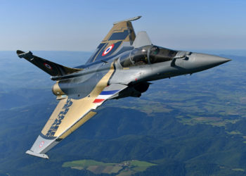 Los EAU acuerdan comprar 80 cazas Rafale franceses