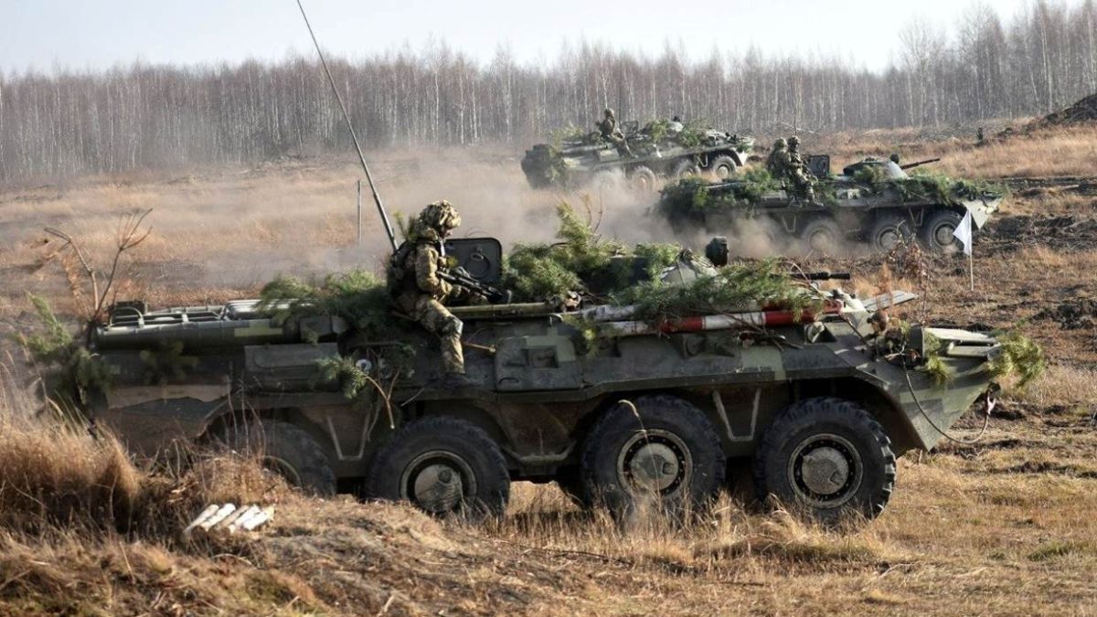 Las tropas rusas no están abandonando la frontera ucraniana