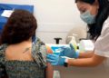 Las vacunas contra el COVID no causan infertilidad: estudio israelí