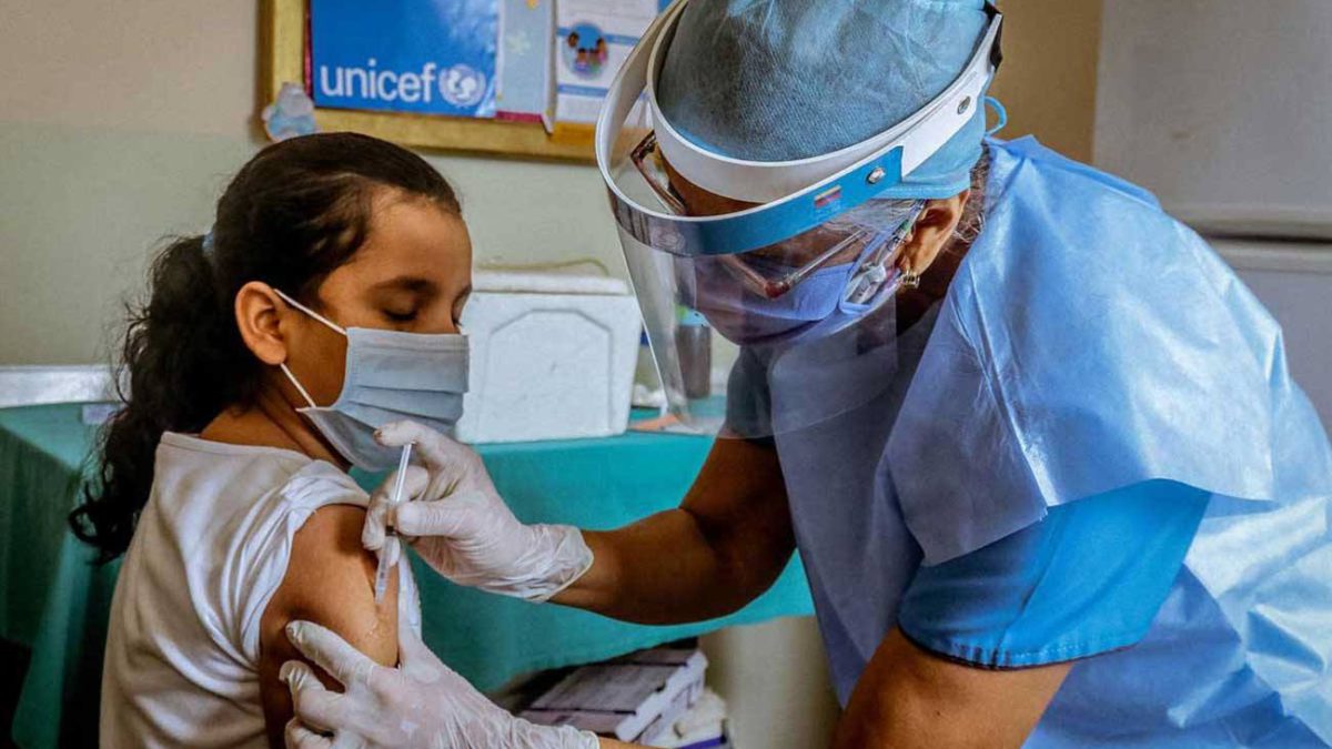 Israel comienza a vacunar a los niños en las escuelas