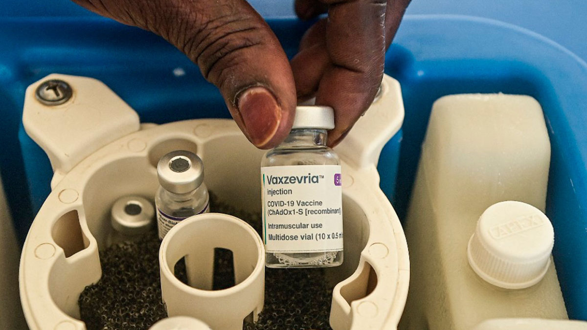 AstraZeneca dice que su vacuna de refuerzo es eficaz contra Ómicron