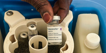AstraZeneca dice que su vacuna de refuerzo es eficaz contra Ómicron