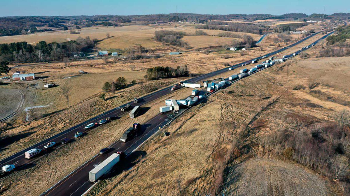 Choque masivo de 100 autos en Wisconsin