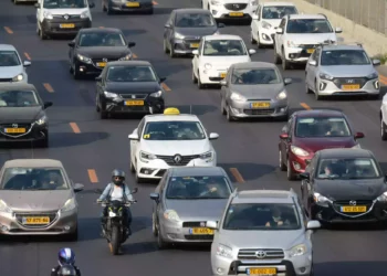 Ingresos del Tesoro procedentes de automóviles aumentan a 44.000 millones de NIS en 2021