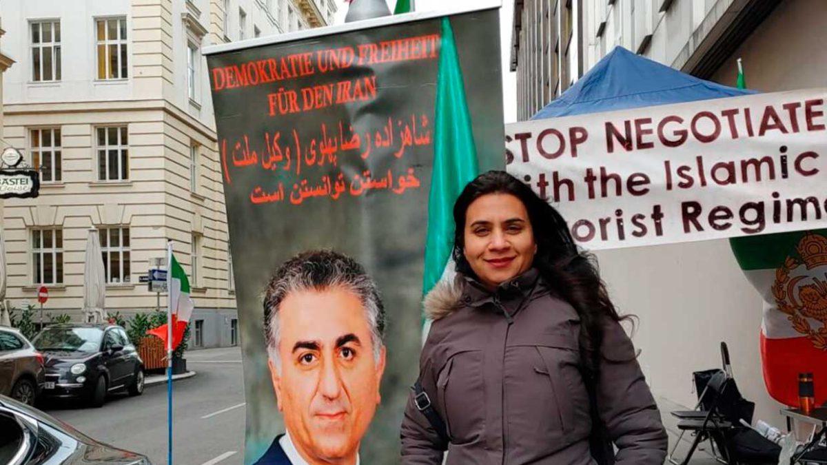 Manifestantes iraníes en Viena denuncian los crímenes del régimen de Teherán