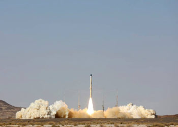 Irán afirma haber lanzado al espacio un cohete con un satélite