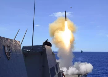 Raytheon recibe $578 millones para misiles SM-2 para Estados Unidos y sus aliados