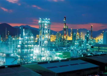 Irán aspira a la primera posición en el mercado petroquímico de Oriente Medio
