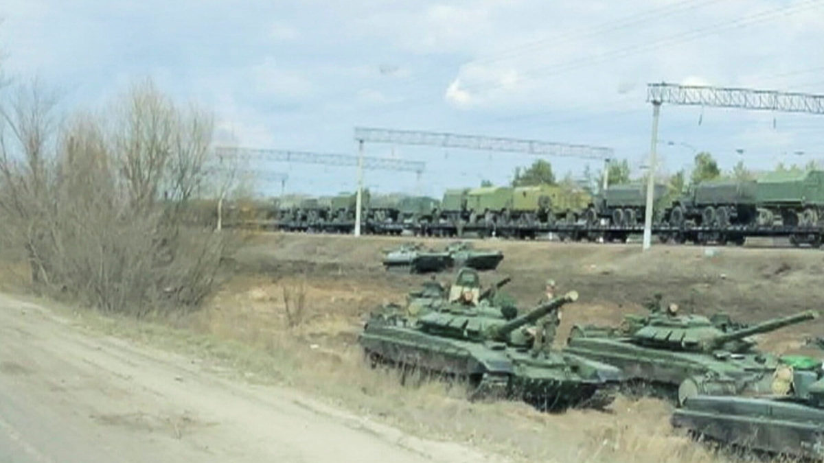 Rusia retrocede: Miles de tropas se retiran de la frontera con Ucrania