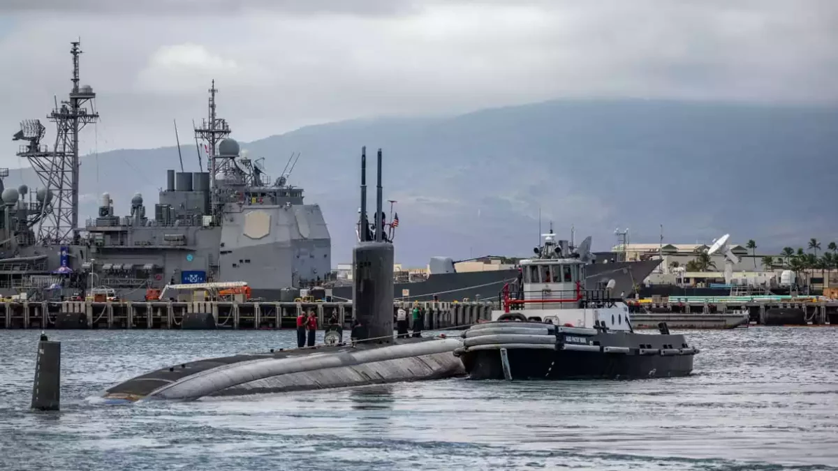 Submarino de ataque rápido USS Jefferson City se establece en Base Naval de Guam
