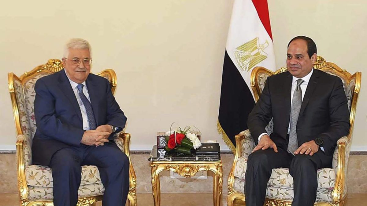 Mahmoud Abbas visita Egipto para reunirse con el presidente Sissi