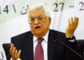 Abbas se reúne con Gantz un día y golpea a Israel al siguiente
