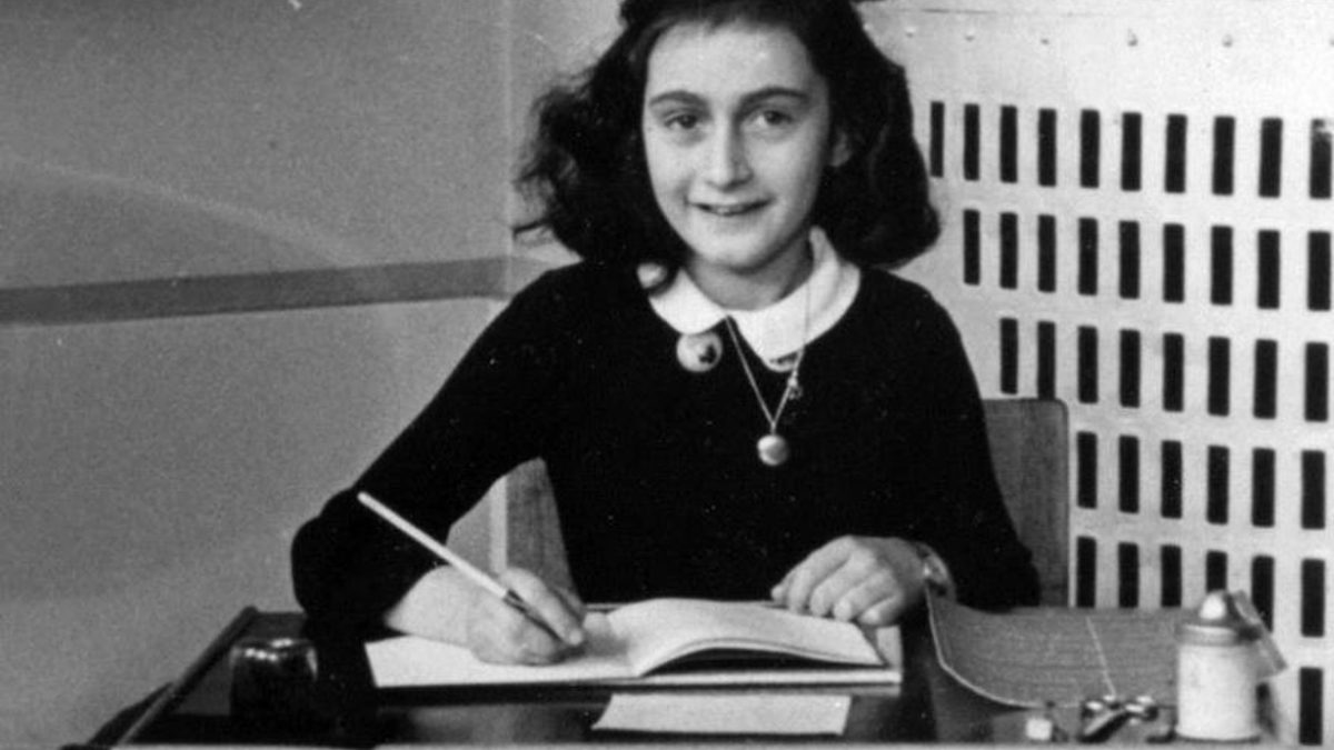 El controvertido libro sobre Ana Frank es elegido por Costco como el preferido por los compradores