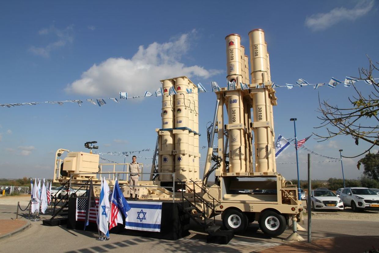 El sistema Arrow de Israel intercepta un objetivo que simula un misil iraní