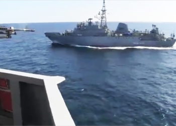 La Royal Navy sigue a tres buques de guerra rusos en el Canal de la Mancha
