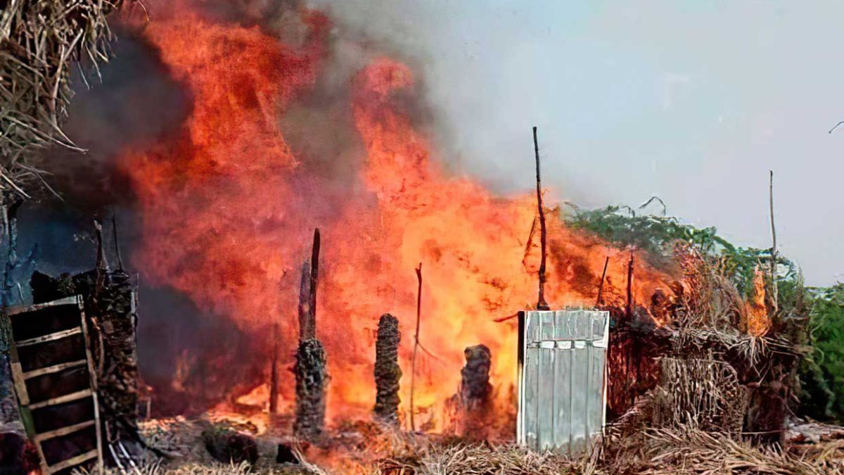 Los hutíes queman casas de partidarios del gobierno yemení