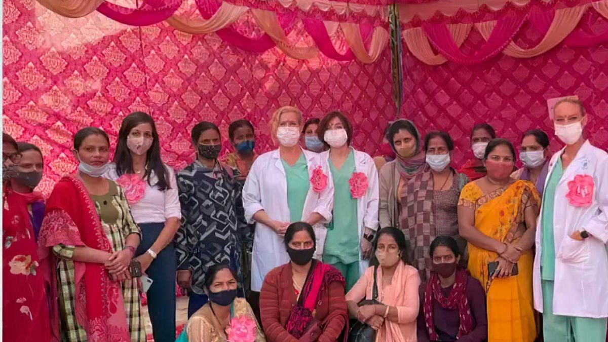 Delegación de médicos israelíes visita la India para ayudar en cuestiones de salud femenina