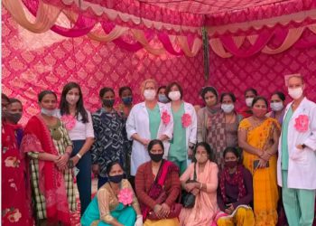 Delegación de médicos israelíes visita la India para ayudar en cuestiones de salud femenina