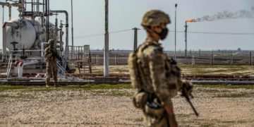 Las milicias pro Irán intensifican los ataques contra las fuerzas de EE.UU. en la región