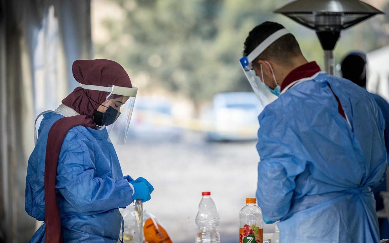 Israel registra su primer paciente con COVID y gripe al mismo tiempo