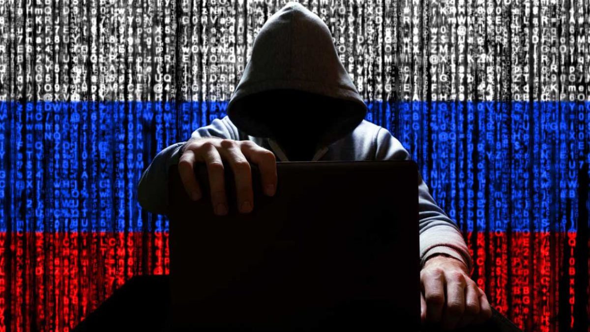 Ucrania es golpeada por un ciberataque masivo mientras Rusia sigue acumulando tropas