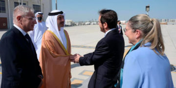 Presidente de Israel aterriza en los Emiratos Árabes Unidos para una visita histórica