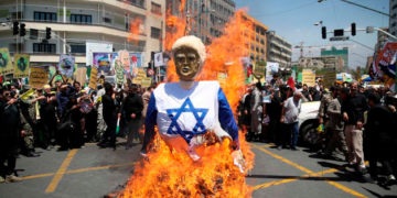 Irán impulsa el antisemitismo en el mundo musulmán