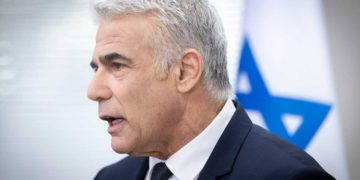 Canciller israelí se reúne con un alto funcionario de la Autoridad Palestina