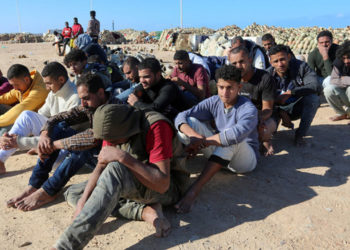 Barco de migrantes se hunde frente a la costa de Túnez: 4 muertos y 7 desaparecidos
