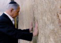 Bibi, firma el acuerdo