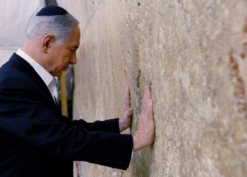 Bibi, firma el acuerdo