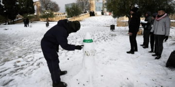 Árabes construyen un “cohete de nieve” en el Monte del Templo