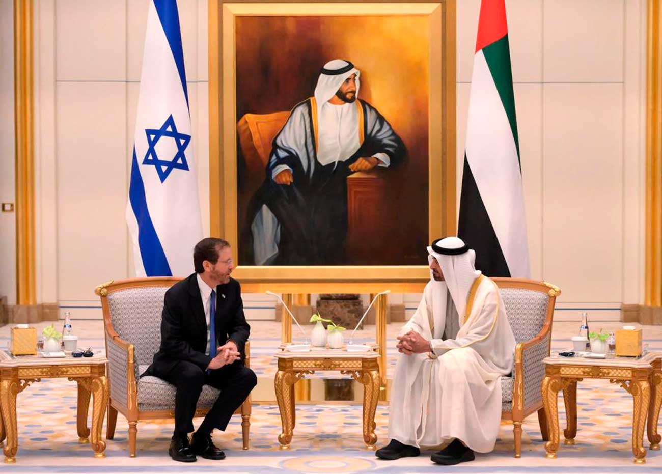 Presidente de Israel se reúne con el príncipe de los Emiratos Árabes Unidos en Abu Dabi