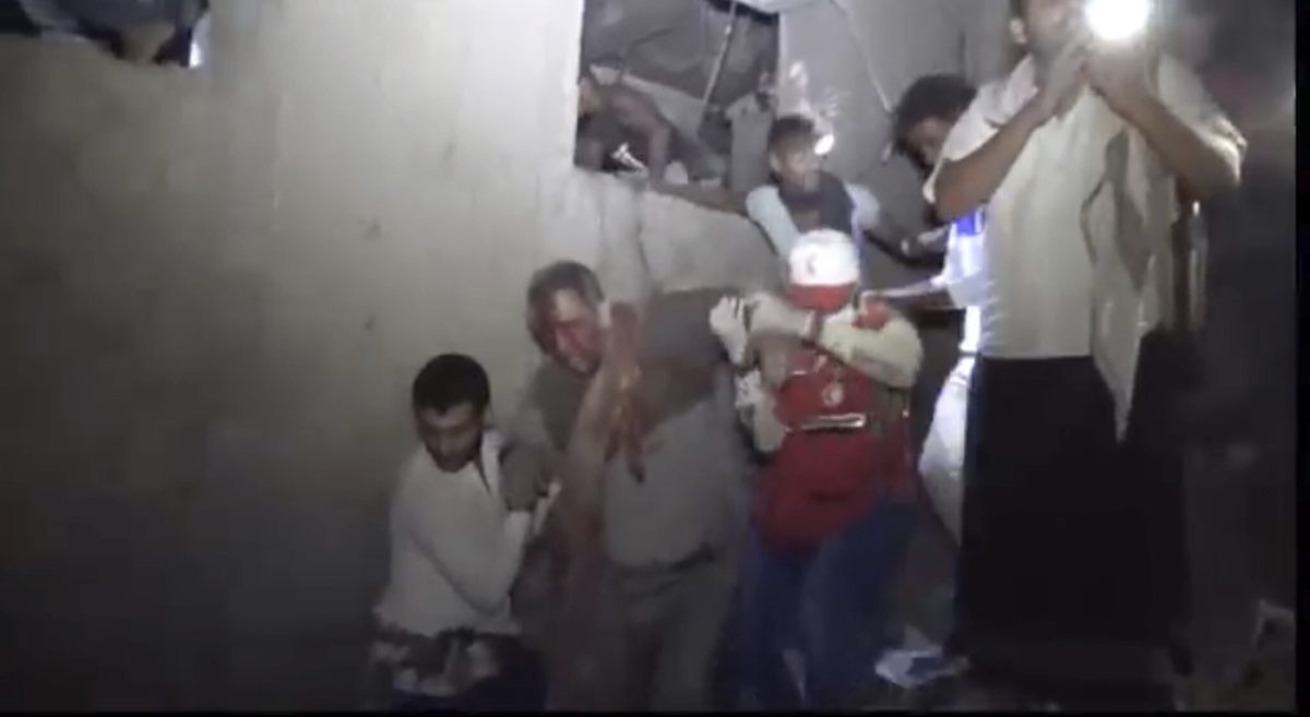 Al menos 70 muertos en ataque dirigido por Arabia Saudita a una prisión de Yemen