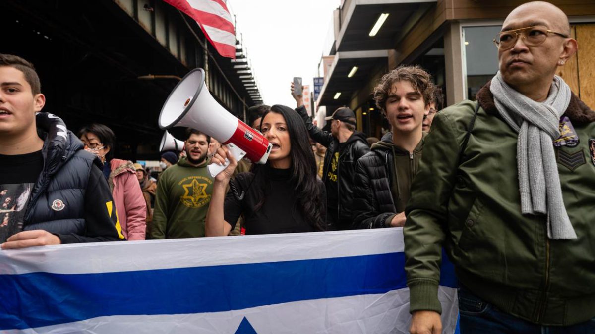 Decenas protestan contra el antisemitismo en Nueva York