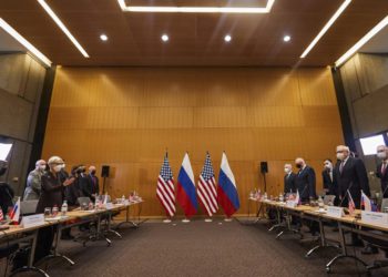 Estados Unidos y Rusia mantienen conversaciones de alto nivel sobre Ucrania
