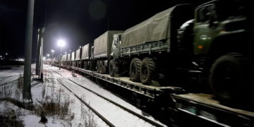 Rusia traslada unidades médicas militares a la frontera con Ucrania