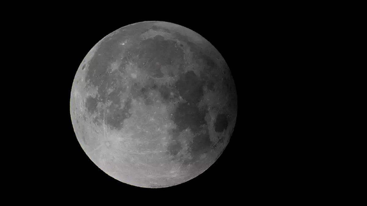 Cohete de SpaceX está a punto de estrellarse contra la cara oculta de la Luna