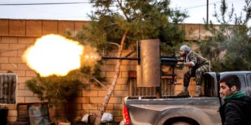 Terroristas del Estado Islámico atacan prisión en el noreste de Siria