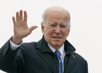 Los latinos dicen ¡Adiós! a Joe Biden